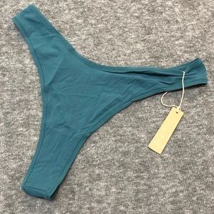 SKIMS FITS EVERYBODY DIPPED FRONT THONG SIZE 4X COLOR TEAL PN-DTH-2027 NWT
